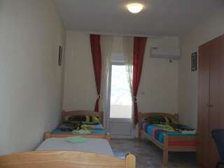 Апартаменты Apartments Safija Добра-Вода Апартаменты с террасой-3
