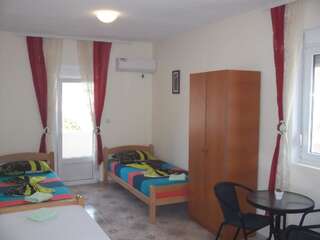 Апартаменты Apartments Safija Добра-Вода Апартаменты с террасой-4