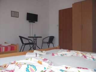 Апартаменты Apartments Safija Добра-Вода Апартаменты с террасой-8