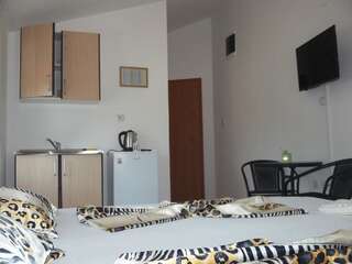 Апартаменты Apartments Safija Добра-Вода Апартаменты с террасой-6
