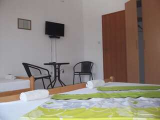 Апартаменты Apartments Safija Добра-Вода Апартаменты с террасой-3